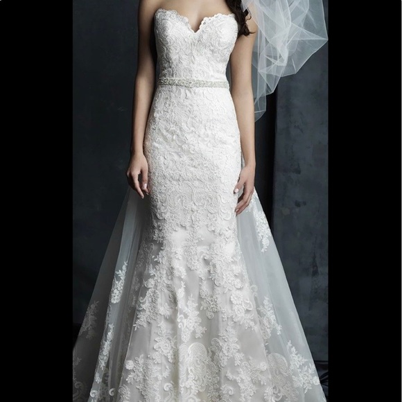 ⭐️ HOST PICK ⭐️Allure Wedding Dress C387 - Picture 11 of 12